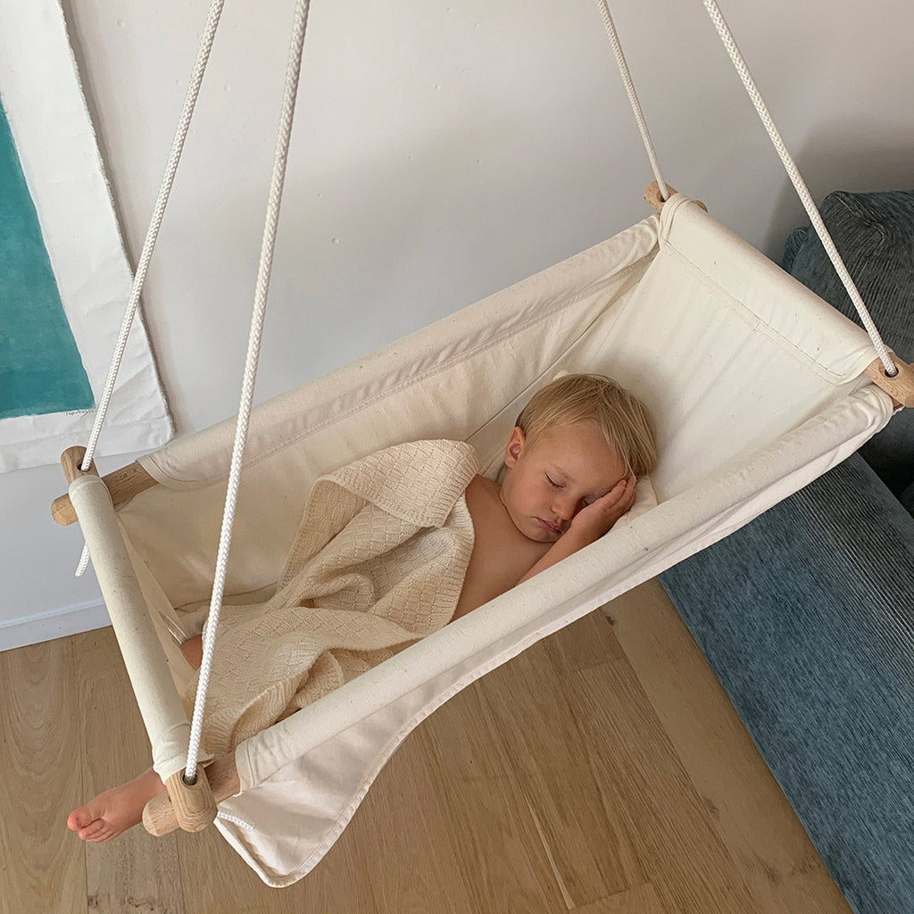 Berceau à Ressorts SCHMUSEWOLKE - Hamac Bébé Naissance à 3 Ans - Coton Bio - Avec Matelas