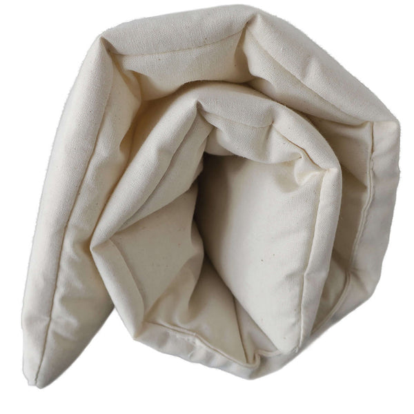 Le matelas écru bio du Zébul'hamac est fabriqué en France par Petite Planète pour le Zébul'hamac ; la toile est un satin de coton ou un sergé de coton tissé dans les Vosges avec du fil bio certifié GOTS. Le garnissage st une nappe de ouate polyester labellisée öko-tex 100 fabriquée en France.